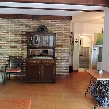 Apartment- Tina Apartment *